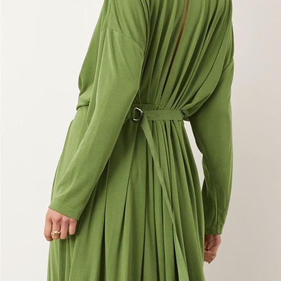 New with tag maxi dress, size US 10, buckle back detail - Picture 3 of 7